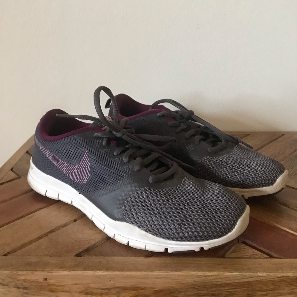 Nike Flex Essential Training Shoes in Grey